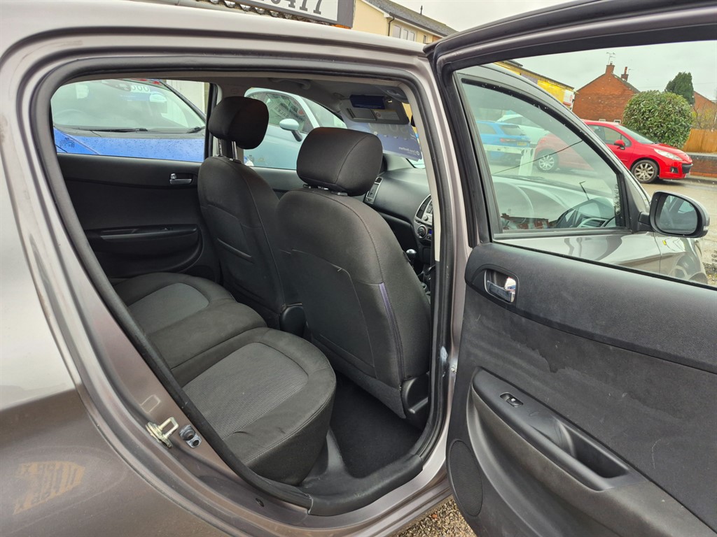 Used Hyundai i20 2014 for sale - 76766589: Photo 17