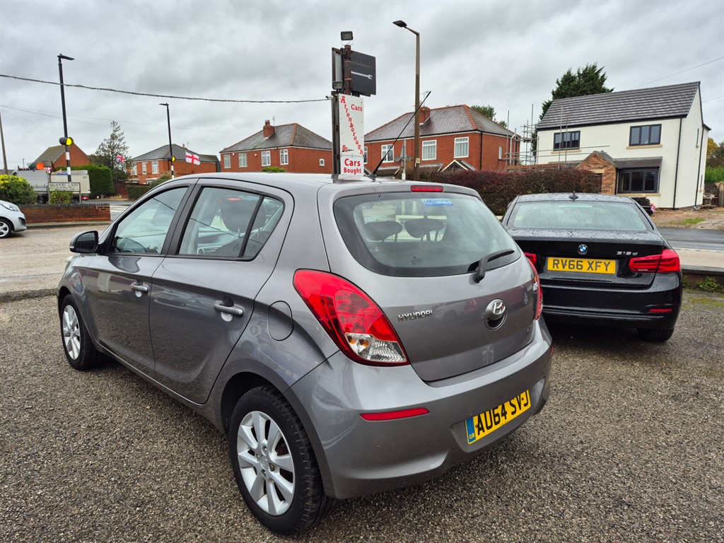 Used Hyundai i20 2014 for sale - 76766589: Photo 4