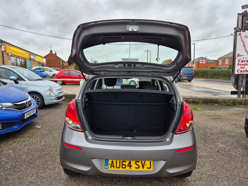 Used Hyundai i20 2014 for sale - 76766589: Photo 7