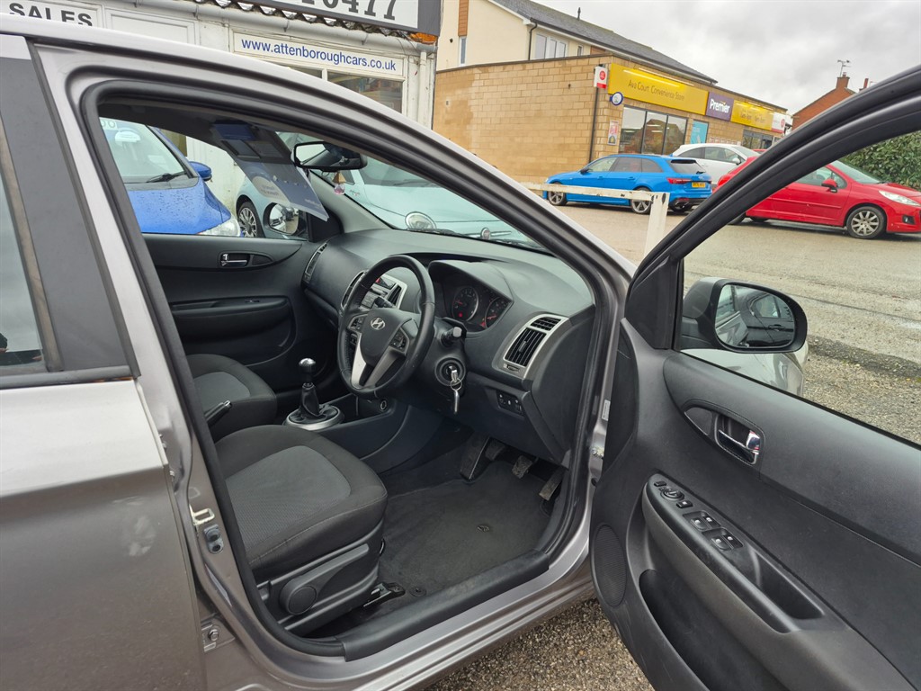 Used Hyundai i20 2014 for sale - 76766589: Photo 9