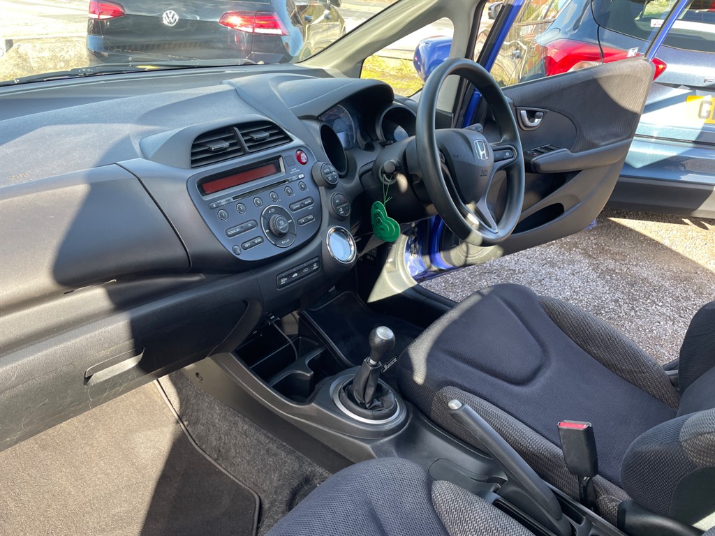 Used Honda Jazz 2011 for sale - 76161625: Photo 14