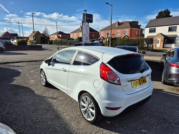 Used Ford Fiesta 2015 for sale - 78014872: Photo