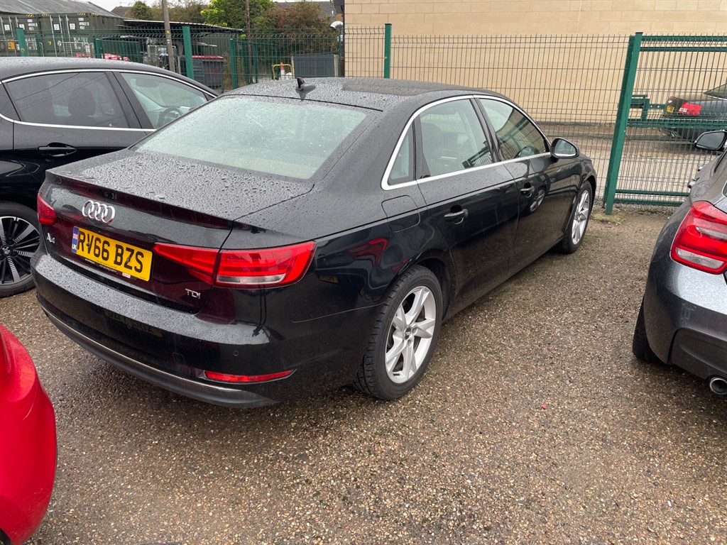 Used Audi A4 2016 for sale - 76161667: Photo 2