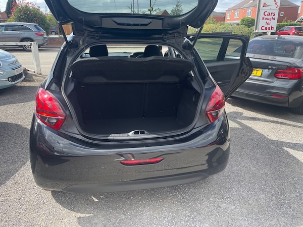 Used Peugeot 208 2019 for sale - 75692205: Photo 11