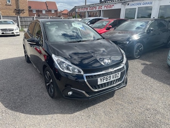 Peugeot - 208