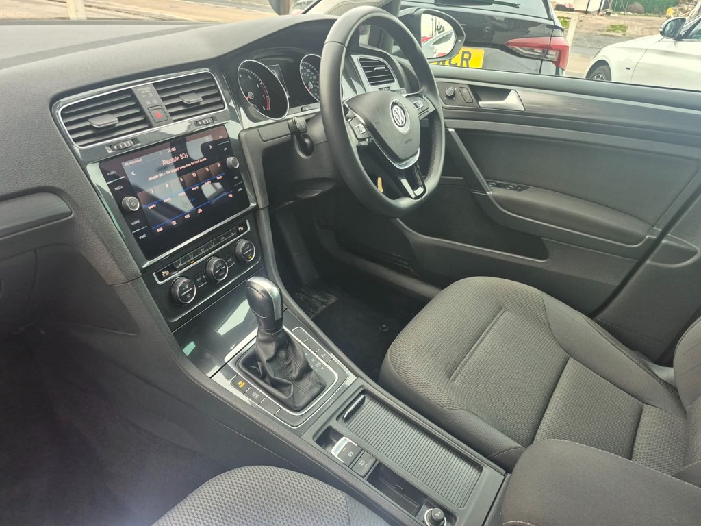 Used Volkswagen Golf 2019 for sale - 77592458: Photo 21