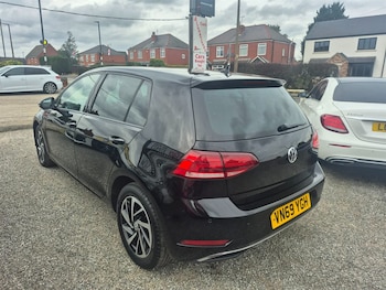 Used Volkswagen Golf 2019 for sale - 77592458: Photo