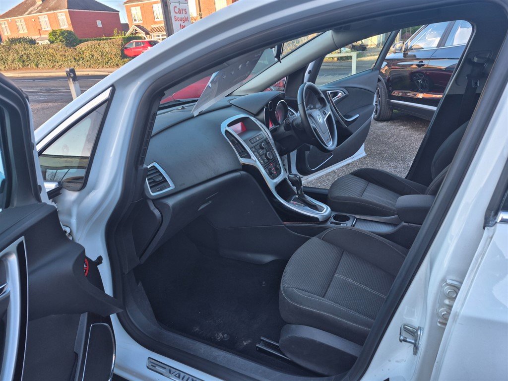 Used Vauxhall Astra 2011 for sale - 76696708: Photo 14