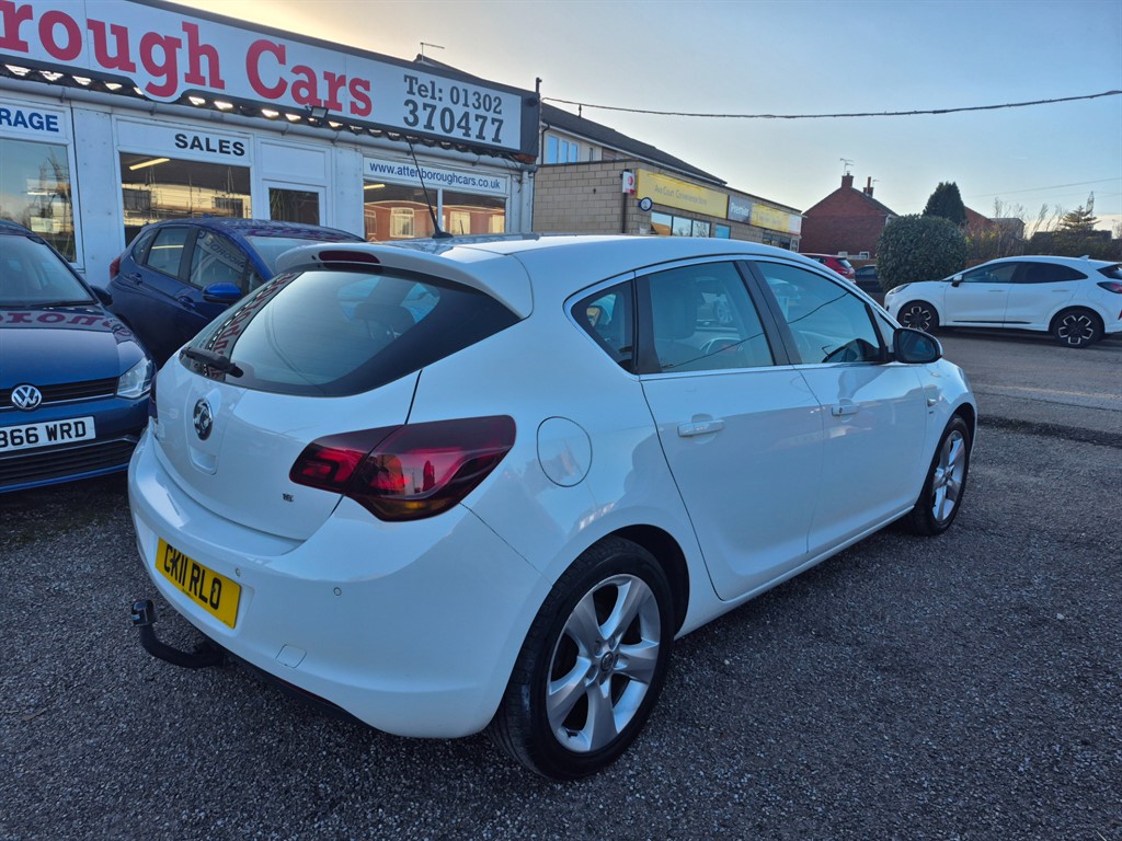 Used Vauxhall Astra 2011 for sale - 76696708: Photo 2
