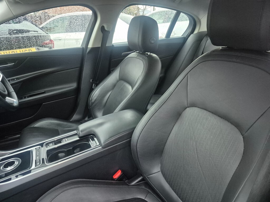 Used Jaguar XE 2017 for sale - 77563464: Photo 21