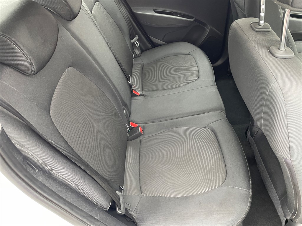 Used Hyundai i10 2017 for sale - 78180103: Photo 10