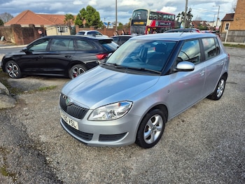Used Skoda Fabia 2010 for sale - 77877902: Photo