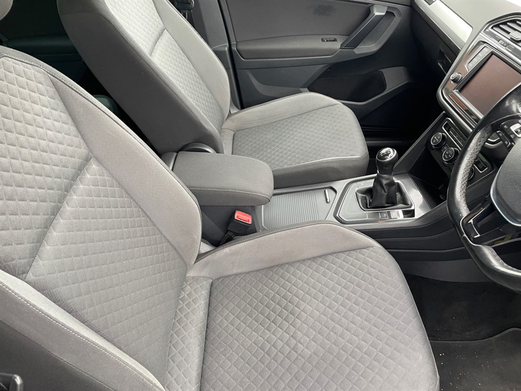 Used Volkswagen Tiguan 2017 for sale - 77877941: Photo 2