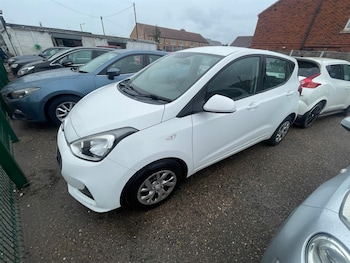 Used Hyundai i10 2017 for sale - 76037893: Photo 2