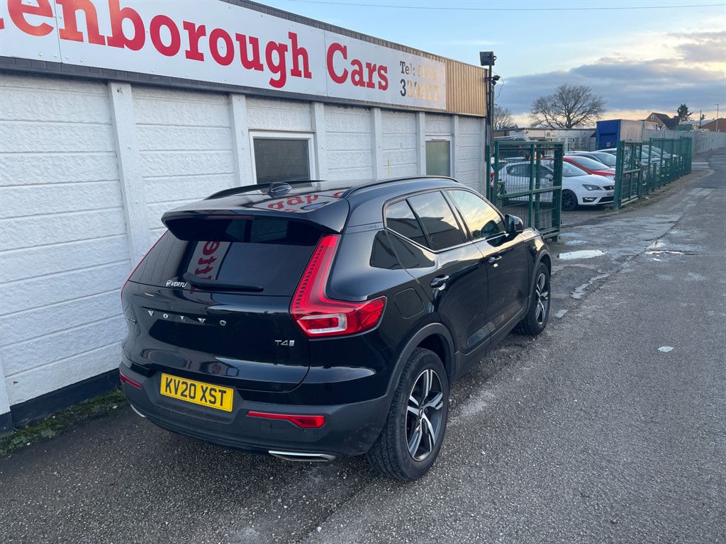 Used Volvo XC40 2020 for sale - 77261917: Photo 2