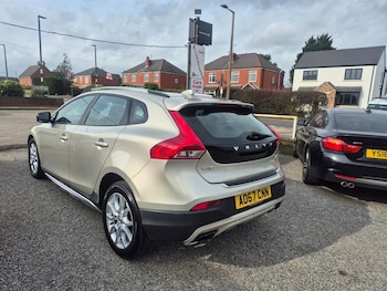 Used Volvo V40 2017 for sale - 77848364: Photo