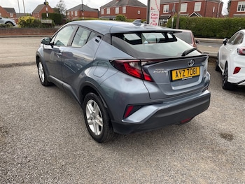 Used Toyota C-HR 2021 for sale - 75570524: Photo