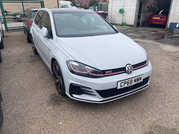 Used Volkswagen Golf 2018 for sale - 76240960: Photo 1