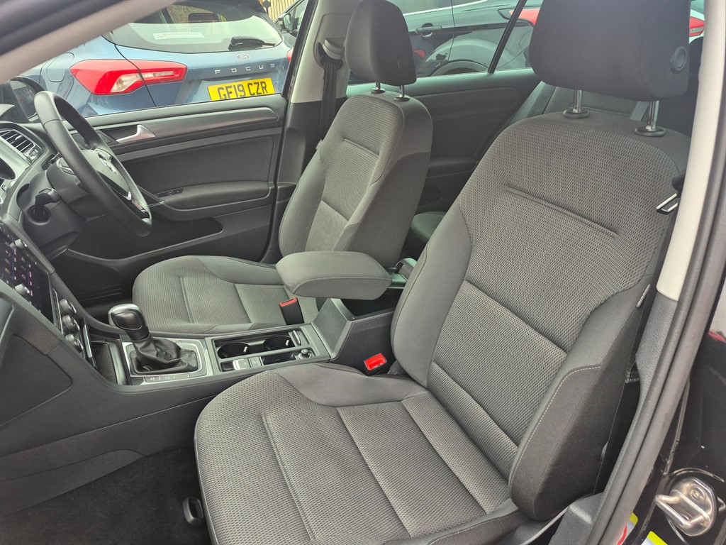 Used Volkswagen Golf 2019 for sale - 76161665: Photo 19