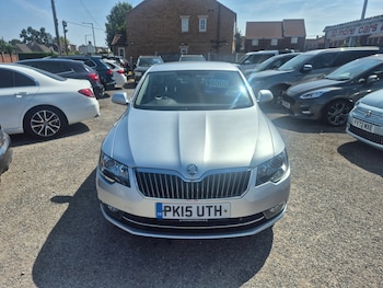 Used Skoda Superb 2015 for sale - 79311902: Photo