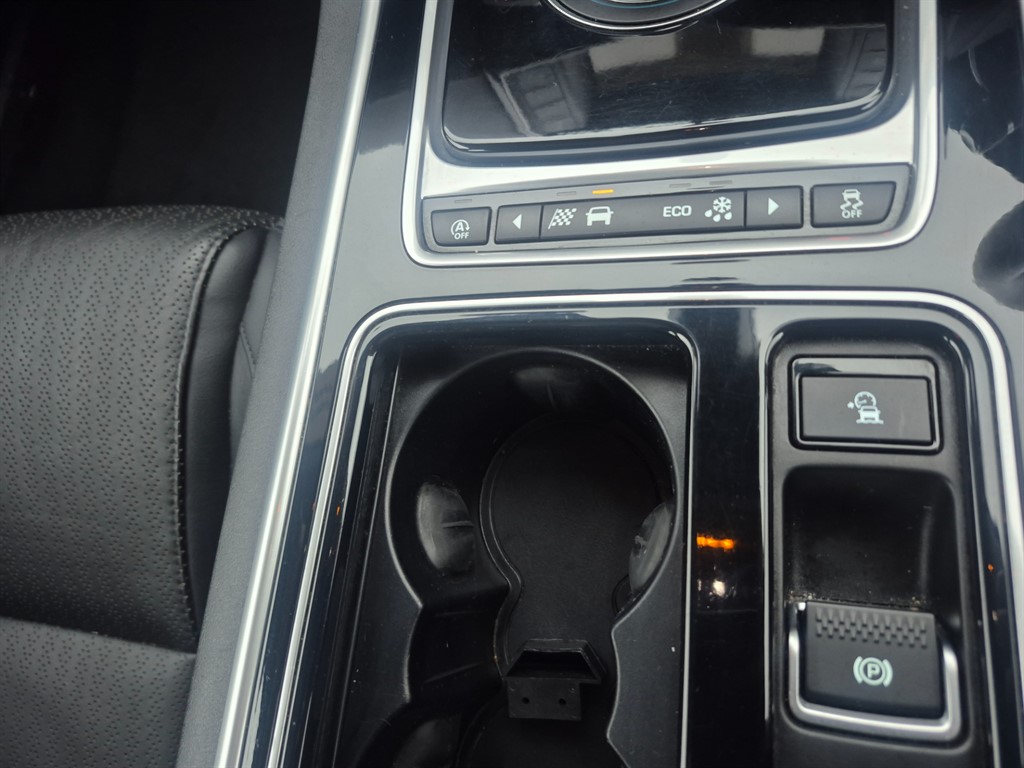 Used Jaguar XE 2017 for sale - 77619523: Photo 19