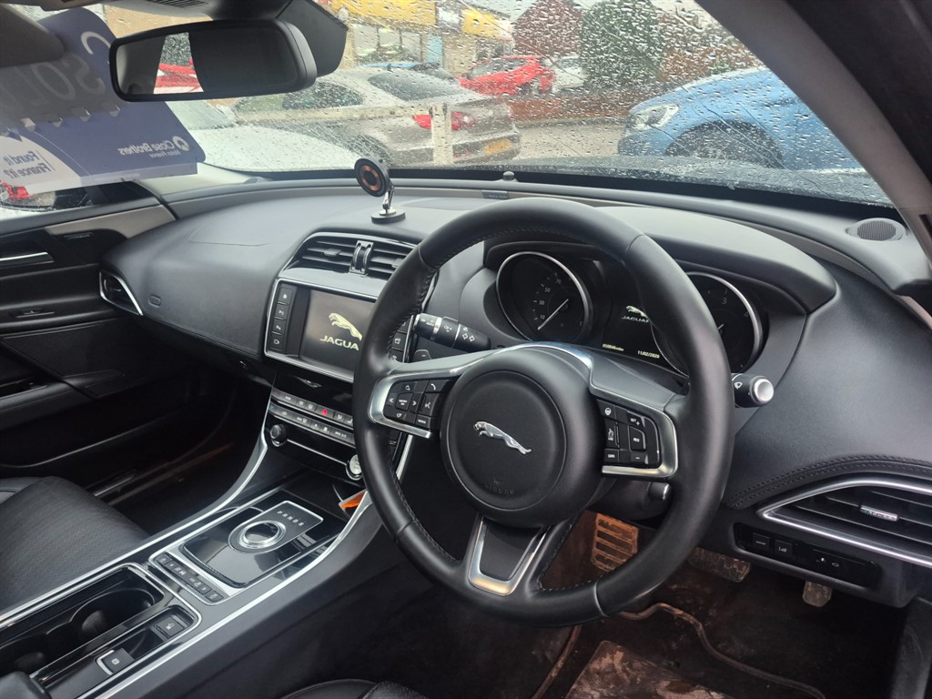 Used Jaguar XE 2017 for sale - 77619523: Photo 9