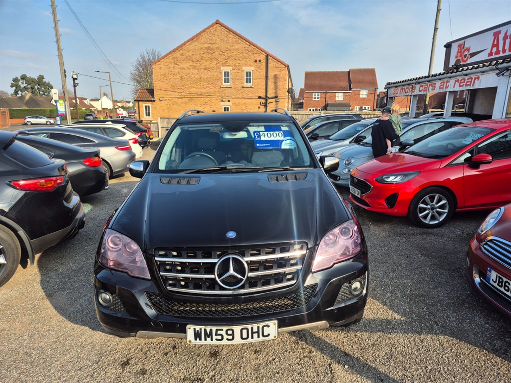 Used Mercedes-Benz M Class 2010 for sale - 77951000: Photo 2