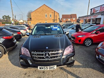 Used Mercedes-Benz M Class 2010 for sale - 77951000: Photo