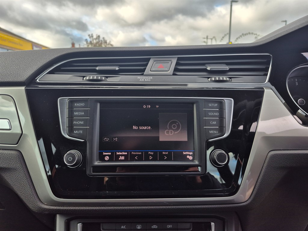 Used Volkswagen Touran 2017 for sale - 76366700: Photo 14