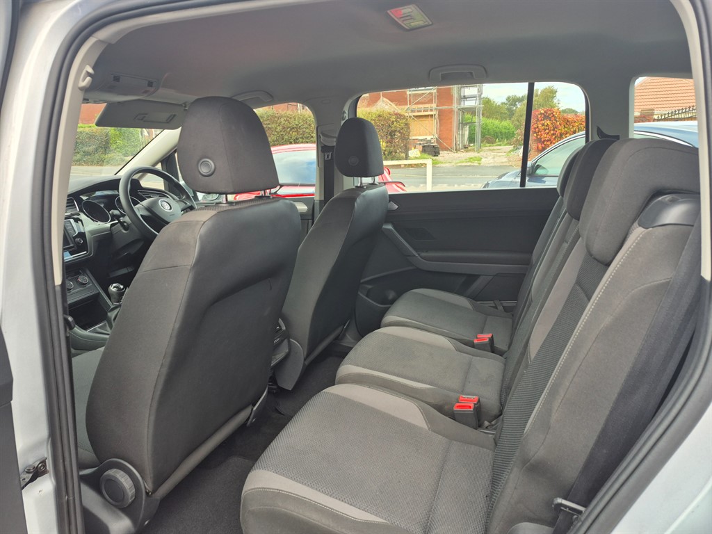 Used Volkswagen Touran 2017 for sale - 76366700: Photo 19