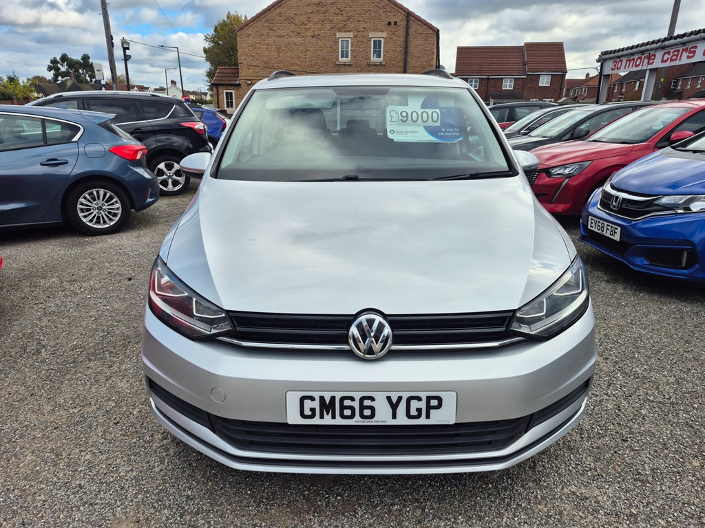 Used Volkswagen Touran 2017 for sale - 76366700: Photo 2