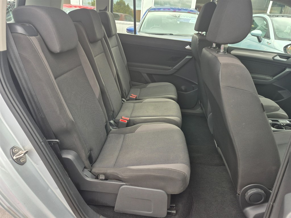 Used Volkswagen Touran 2017 for sale - 76366700: Photo 20