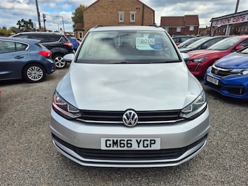 Used Volkswagen Touran 2017 for sale - 76366700: Photo