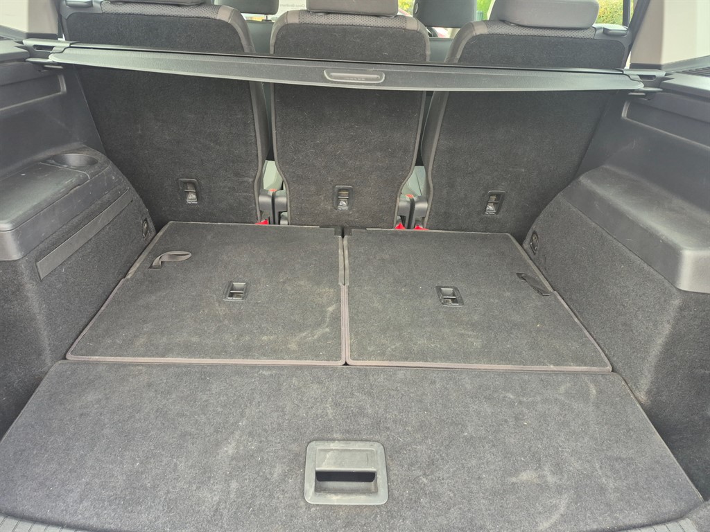 Used Volkswagen Touran 2017 for sale - 76366700: Photo 8