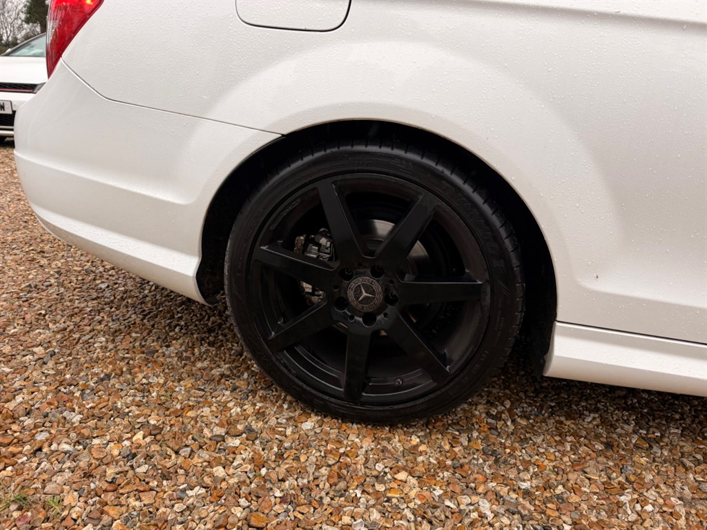 Used Mercedes-Benz C Class 2014 for sale - 78009523: Photo 2