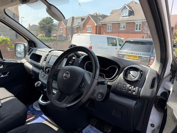 Used Nissan NV300 2021 for sale - 78523885: Photo