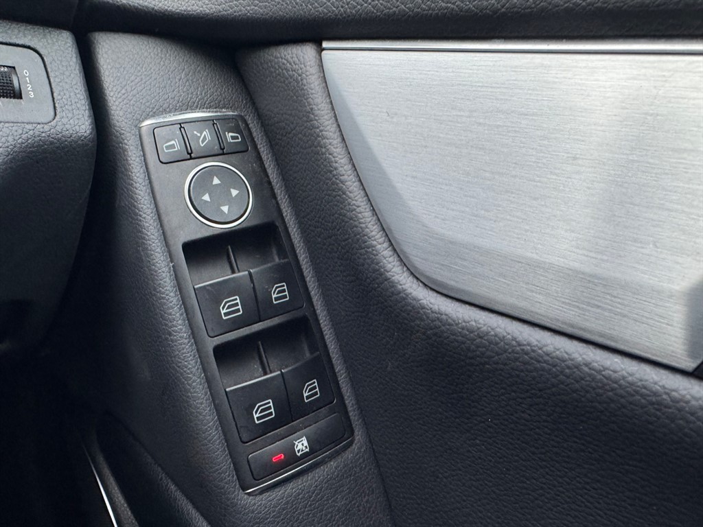 Used Mercedes-Benz C Class 2013 for sale - 77137957: Photo 12