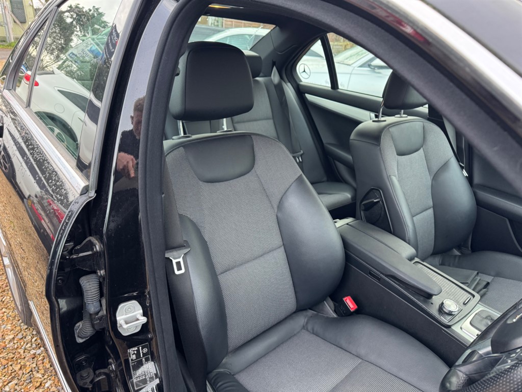 Used Mercedes-Benz C Class 2013 for sale - 77137957: Photo 9