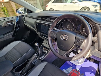 Used Toyota Auris 2015 for sale - 79299445: Photo