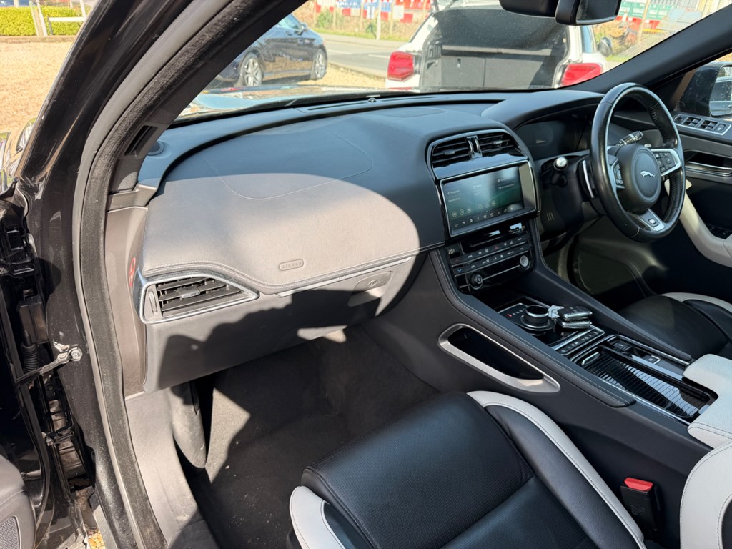 Used Jaguar F-Pace 2018 for sale - 77718291: Photo 10