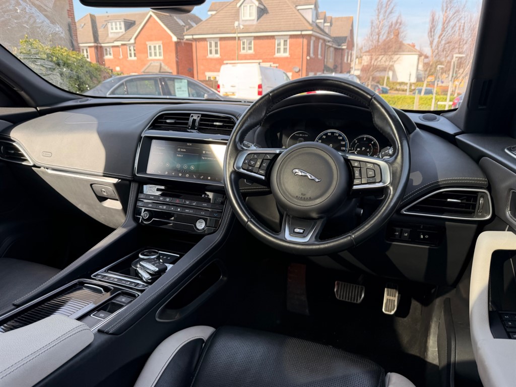 Used Jaguar F-Pace 2018 for sale - 77718291: Photo 16