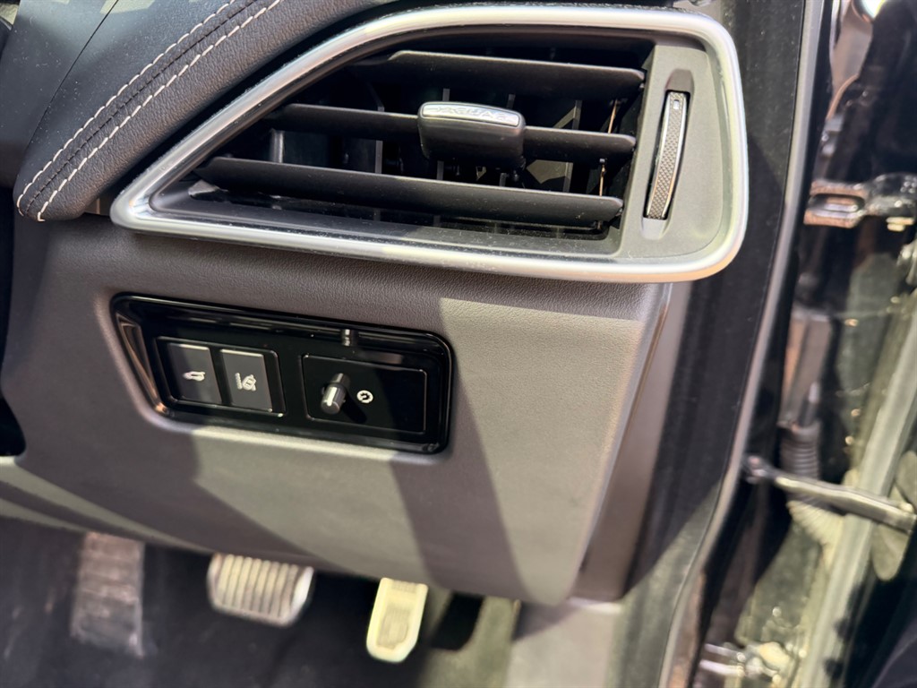 Used Jaguar F-Pace 2018 for sale - 77718291: Photo 21