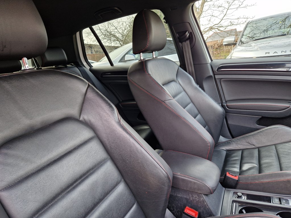 Used Volkswagen Golf 2016 for sale - 77988827: Photo 4