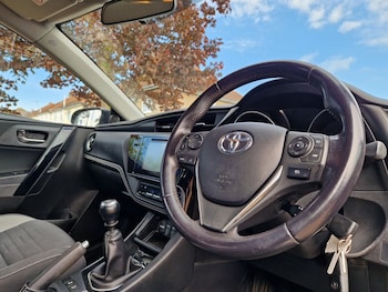 Used Toyota Auris 2015 for sale - 78523870: Photo