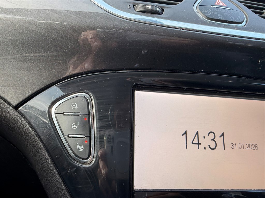 Used Vauxhall Corsa 2015 for sale - 77393667: Photo 13