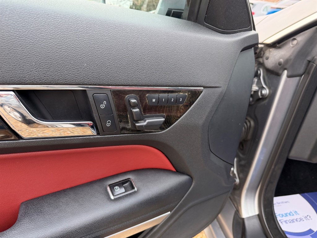 Used Mercedes-Benz E Class 2011 for sale - 77911509: Photo 13