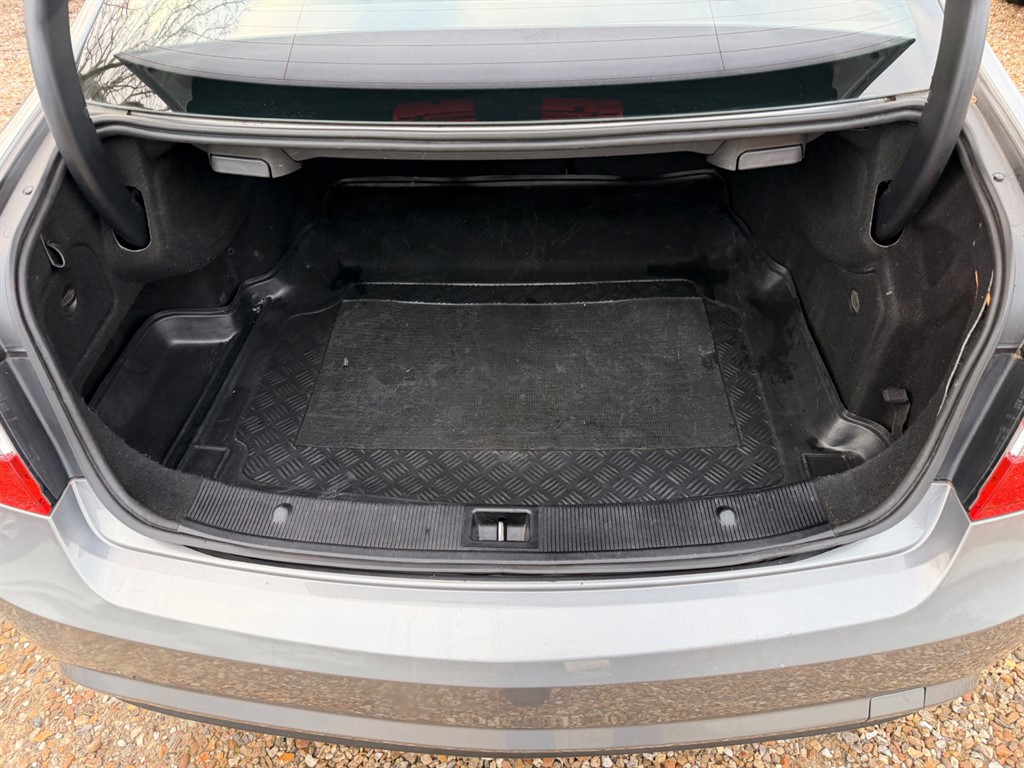 Used Mercedes-Benz E Class 2011 for sale - 77911509: Photo 14