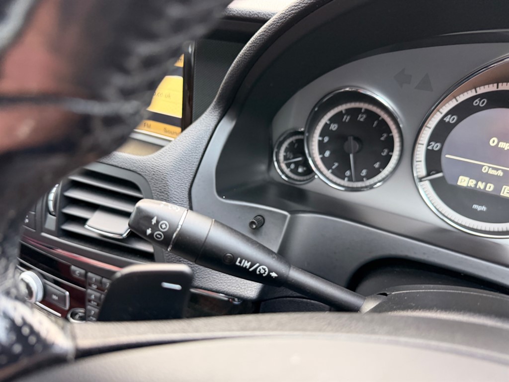 Used Mercedes-Benz E Class 2011 for sale - 77911509: Photo 21