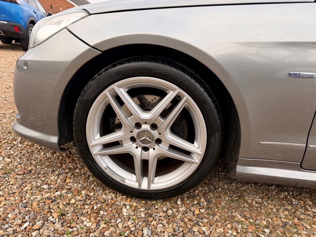 Used Mercedes-Benz E Class 2011 for sale - 77911509: Photo 9