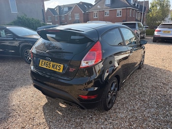 Used Ford Fiesta 2015 for sale - 78418955: Photo